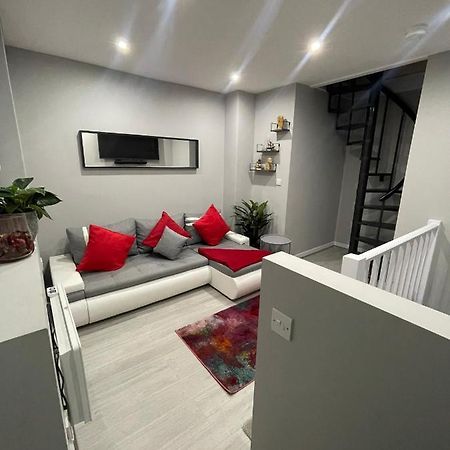 Unique Duplex Apartment Free Parking Free Wi-Fi 6 Minutes From Leeds City Centre المظهر الخارجي الصورة