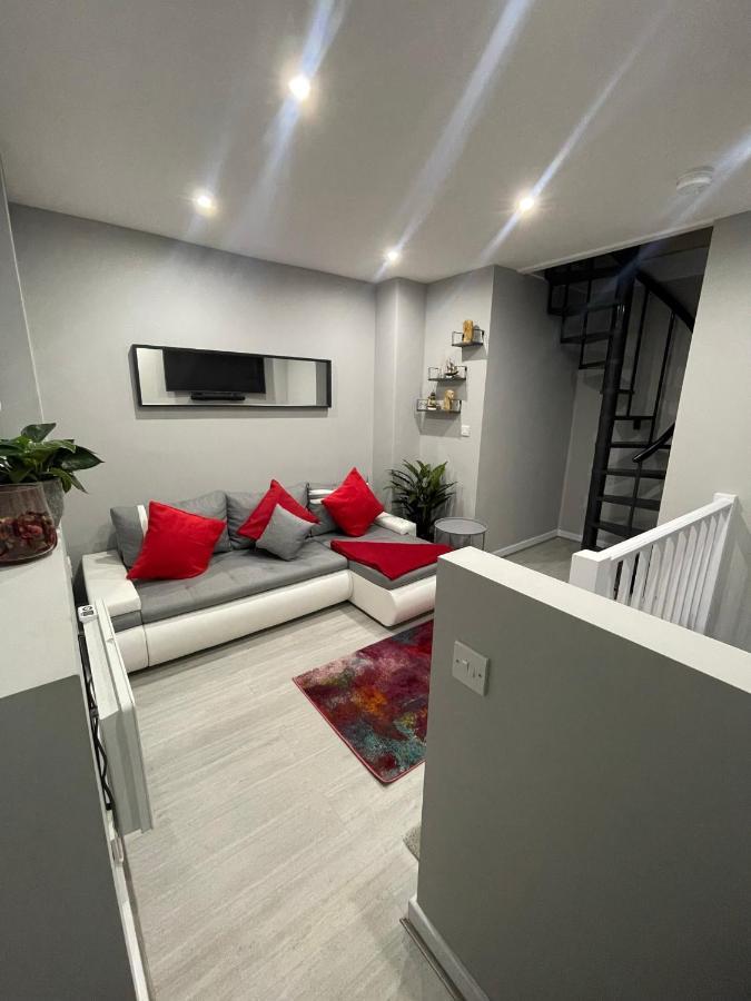 Unique Duplex Apartment Free Parking Free Wi-Fi 6 Minutes From Leeds City Centre المظهر الخارجي الصورة