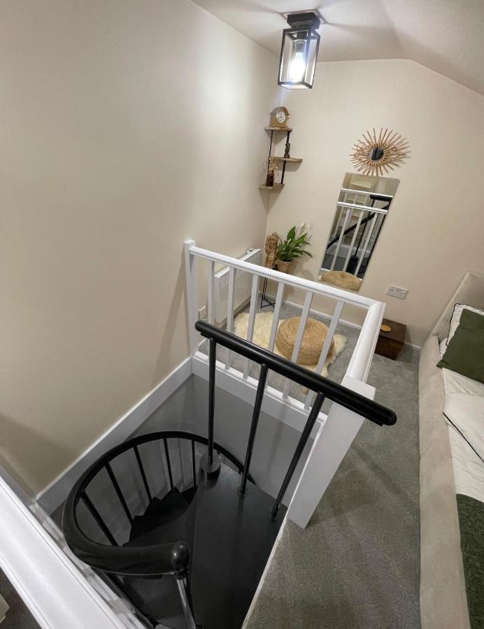Unique Duplex Apartment Free Parking Free Wi-Fi 6 Minutes From Leeds City Centre المظهر الخارجي الصورة